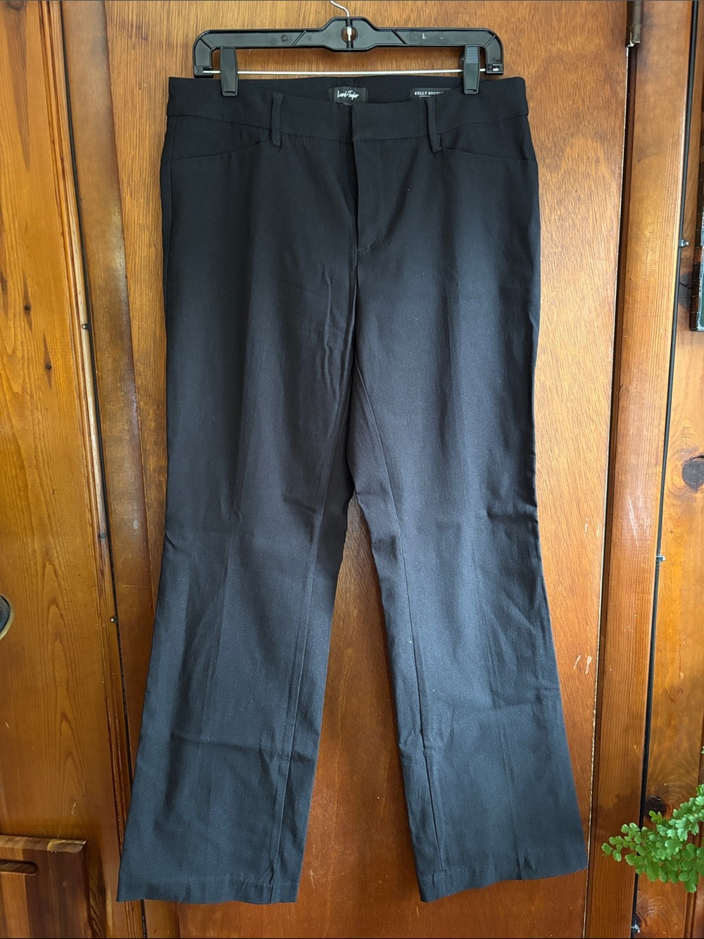 Lord & Taylor Kelly Bootcut Women’s Black Dress Pants size 10 preowned stretch